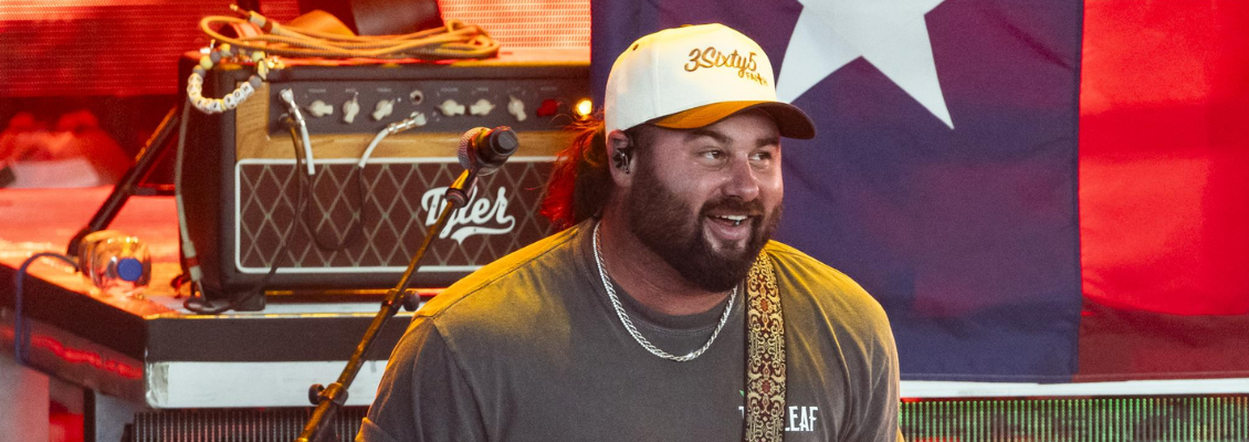 Koe Wetzel with Corey Kent, Bayker Blankenship and Logan Jahnke