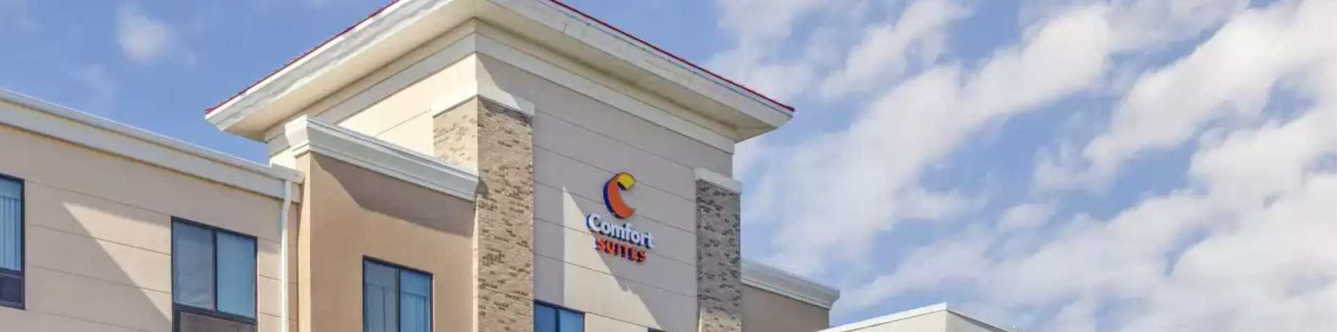 exterior of Comfort Suites