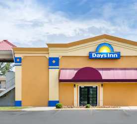 Days Inn Airport exterior