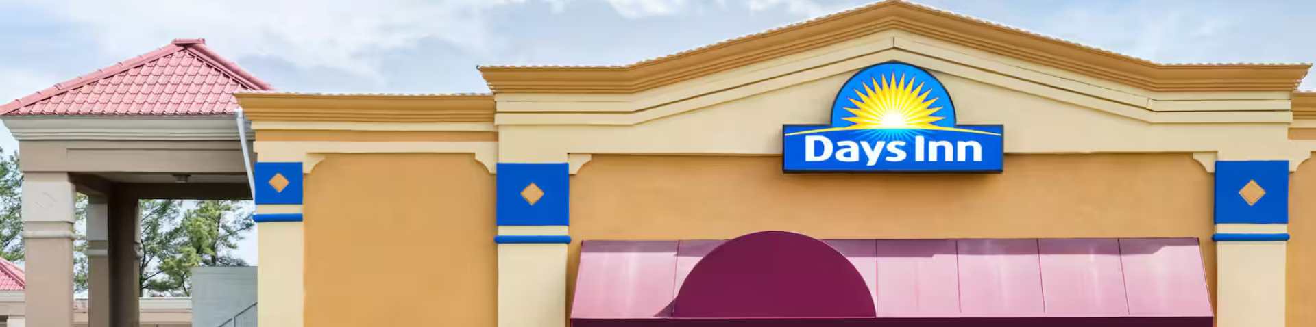 Days Inn Airport hotel exterior