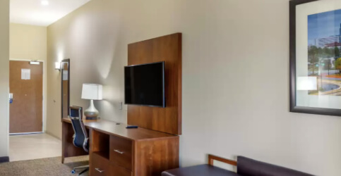 desk in hotel room