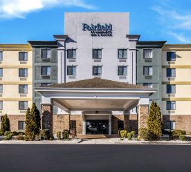 Fairfield Inn & Suites Coliseum Exterior