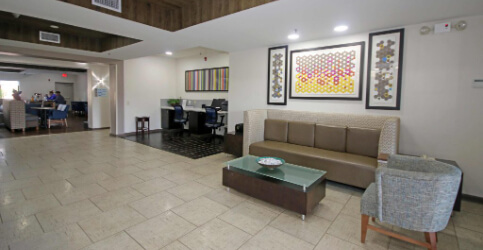 Holiday Inn Express & Suites – East