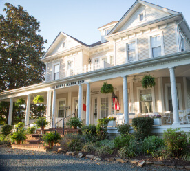 exterior Burke Manor Inn