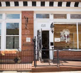 french cafe restaurant exterior
