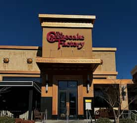 Cheesecake Factory exterior