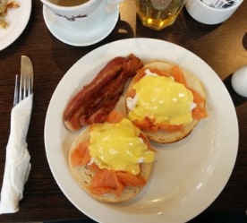 Breakfast bagels