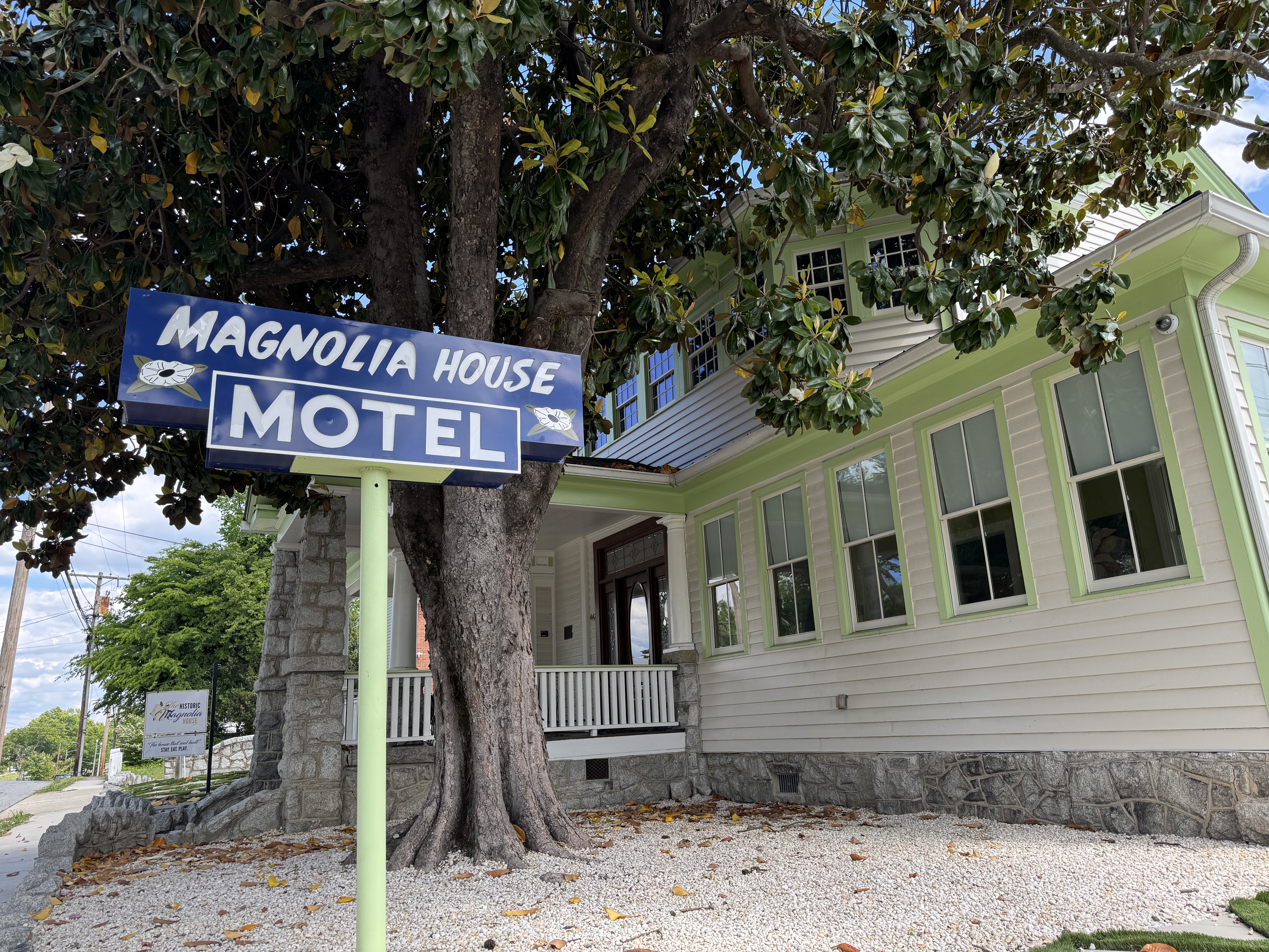 Magnolia House Exterior
