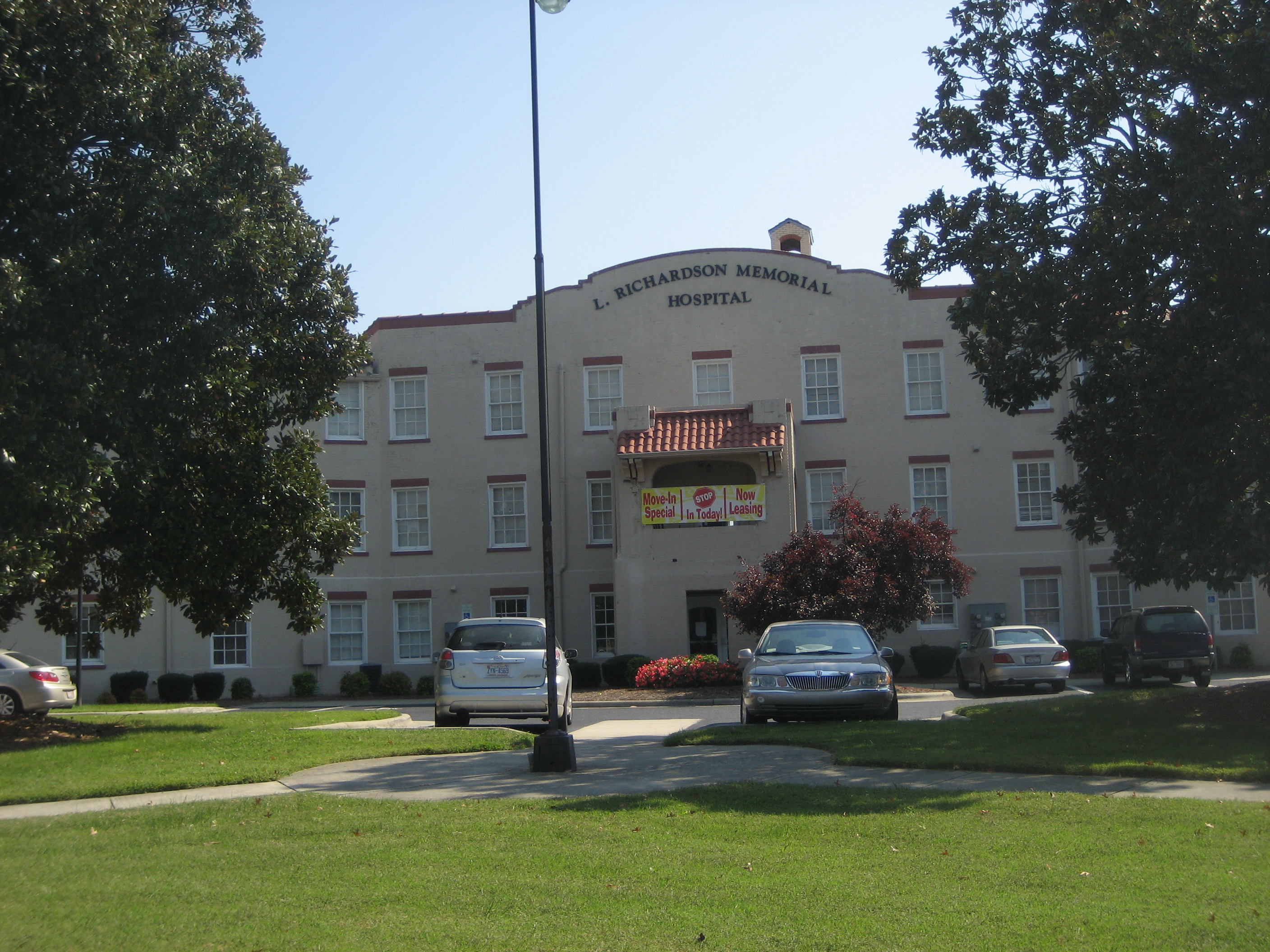 L Richardson Memorial Hospital